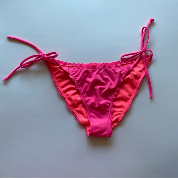 Victoria’s Secret Ruched-Back Bikini Bottoms - Picture 2 of 4